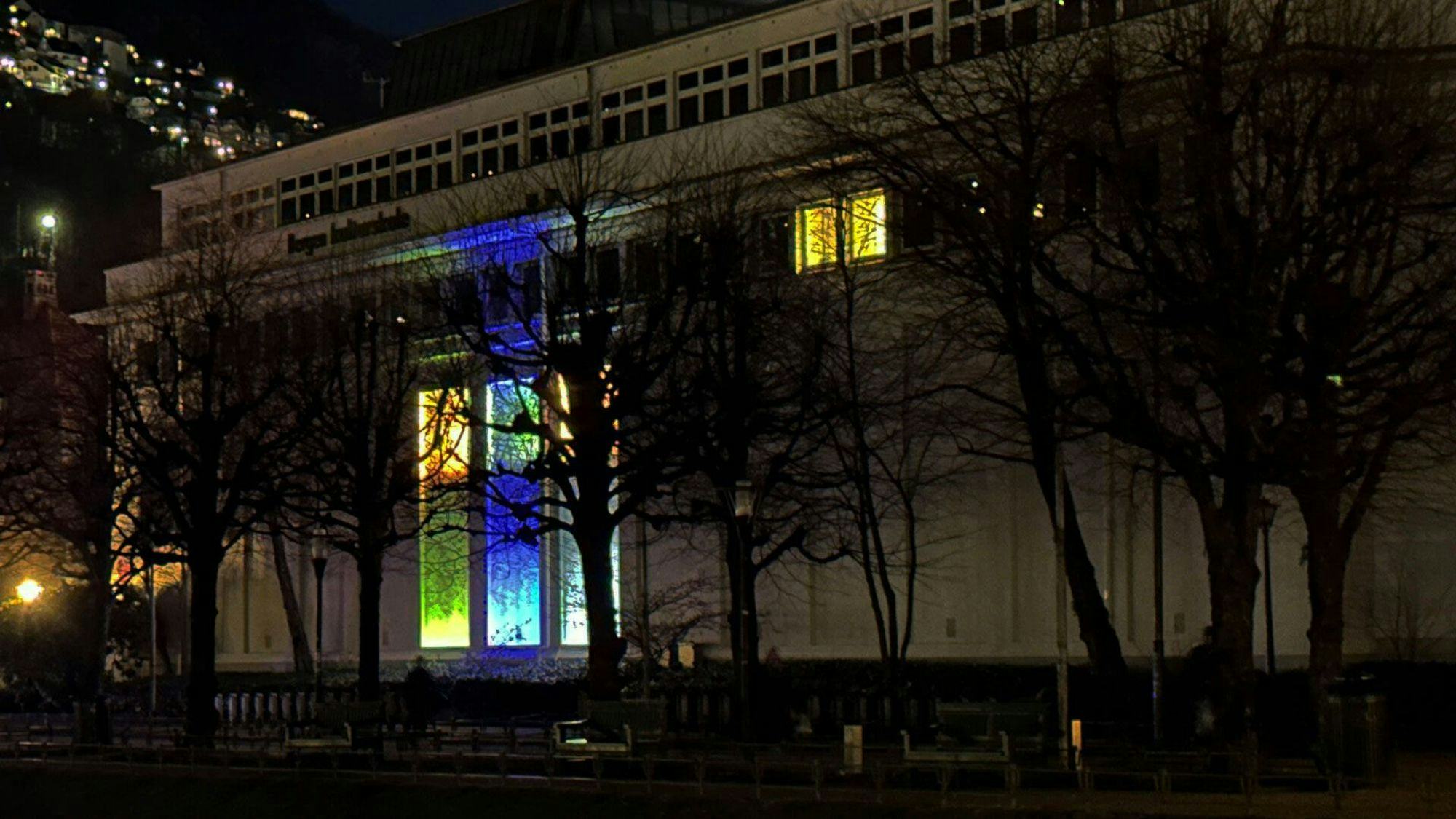 Windows with lights.